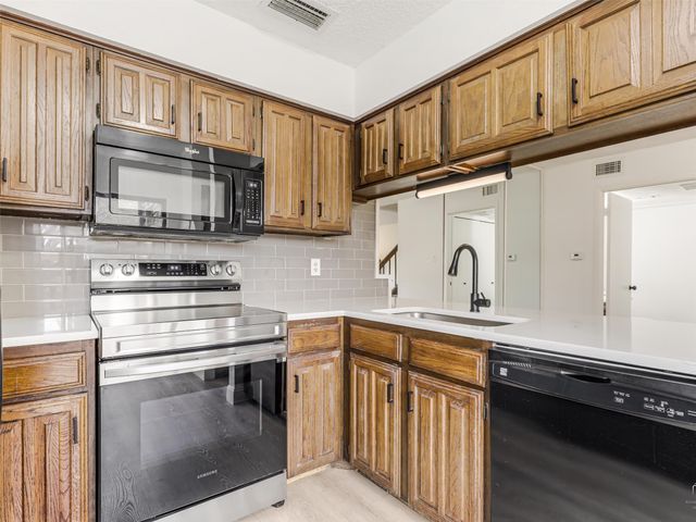 333 Melrose Drive 32A, Richardson, TX 75080