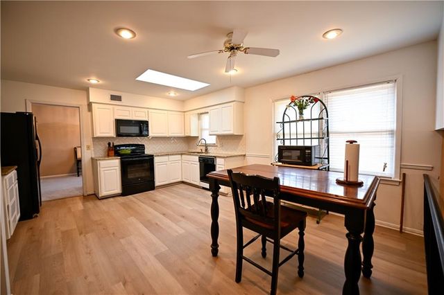 909 Tam O'Shanter Street, Kansas City, MO 64145