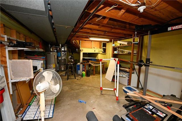 909 Tam O'Shanter Street, Kansas City, MO 64145