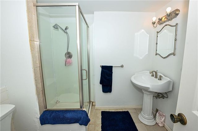 909 Tam O'Shanter Street, Kansas City, MO 64145