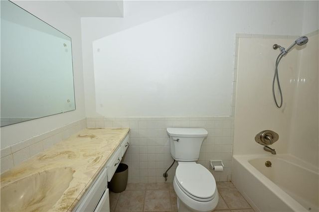 909 Tam O'Shanter Street, Kansas City, MO 64145