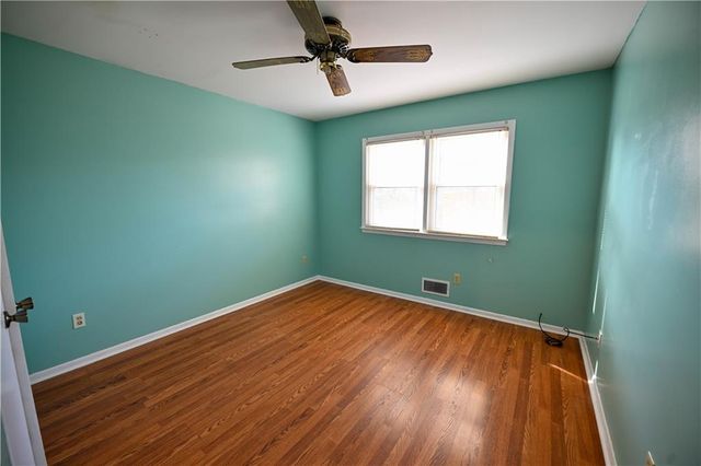 909 Tam O'Shanter Street, Kansas City, MO 64145