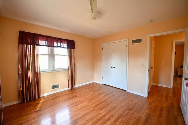 909 Tam O'Shanter Street, Kansas City, MO 64145