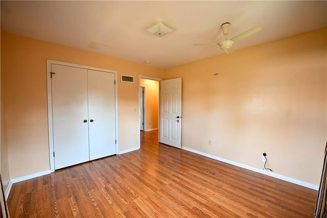 909 Tam O'Shanter Street, Kansas City, MO 64145