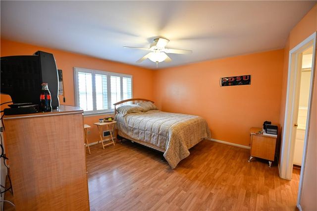 909 Tam O'Shanter Street, Kansas City, MO 64145