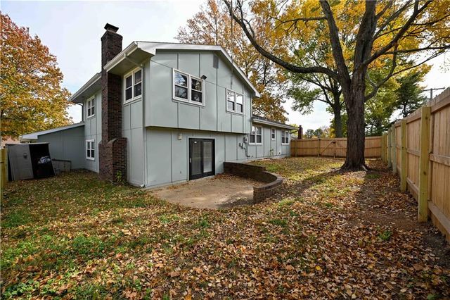 909 Tam O'Shanter Street, Kansas City, MO 64145