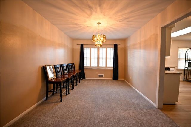 909 Tam O'Shanter Street, Kansas City, MO 64145