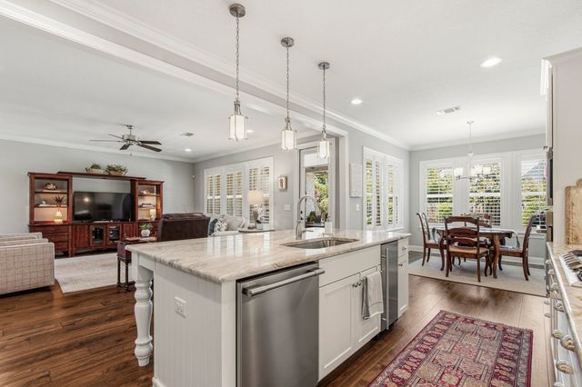 77 Meadow Lake Drive, Freeport, FL 32439