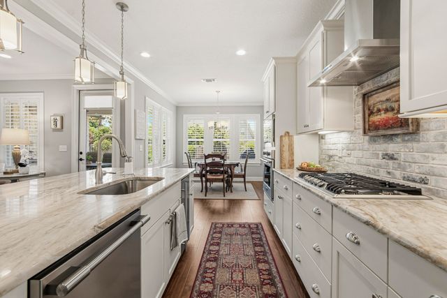 77 Meadow Lake Drive, Freeport, FL 32439