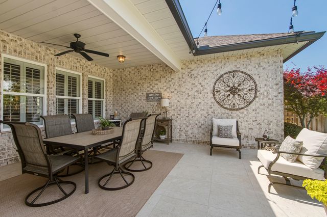 77 Meadow Lake Drive, Freeport, FL 32439