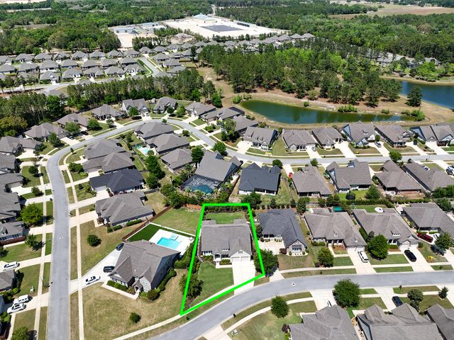 77 Meadow Lake Drive, Freeport, FL 32439
