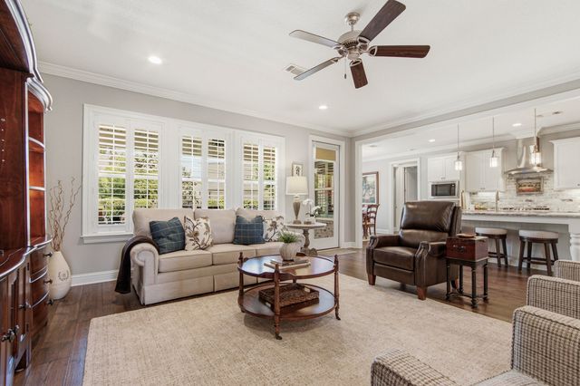 77 Meadow Lake Drive, Freeport, FL 32439