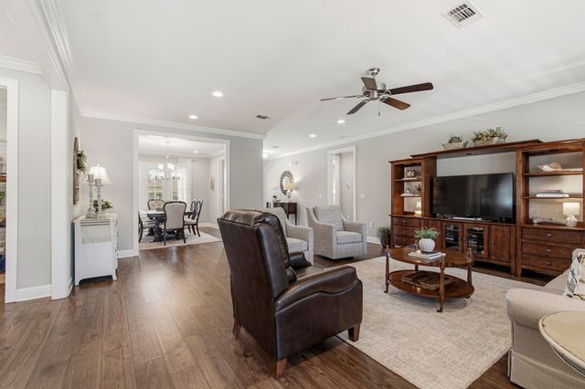 77 Meadow Lake Drive, Freeport, FL 32439