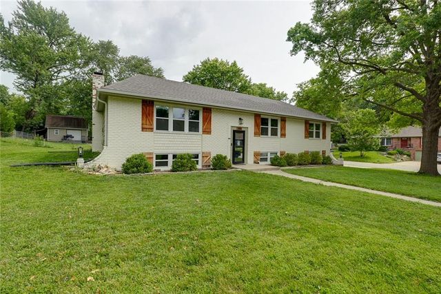 1400 NANCY Lane, Liberty, MO 64068