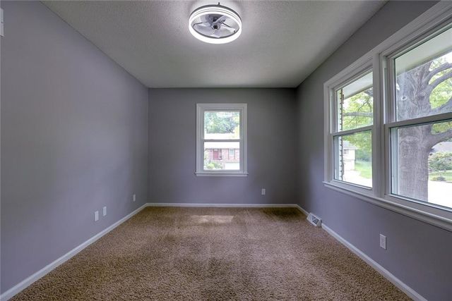 1400 NANCY Lane, Liberty, MO 64068