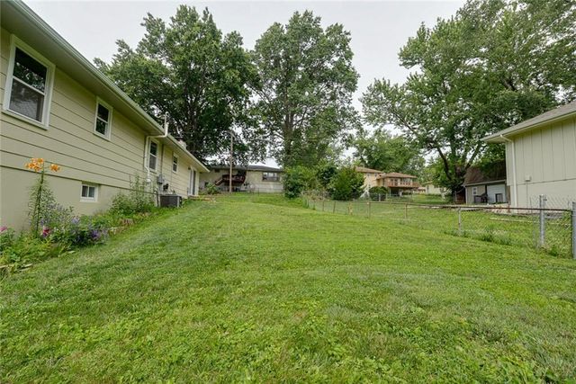 1400 NANCY Lane, Liberty, MO 64068
