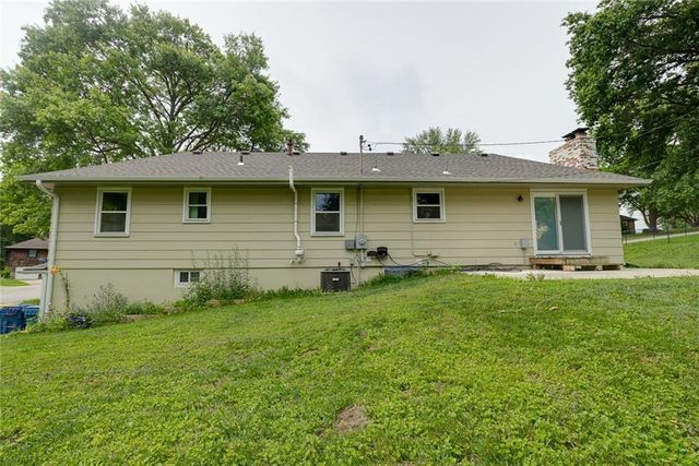 1400 NANCY Lane, Liberty, MO 64068