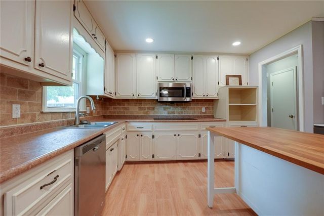 1400 NANCY Lane, Liberty, MO 64068
