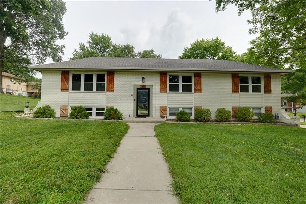 1400 NANCY Lane, Liberty, MO 64068