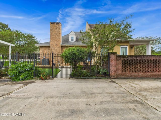 523 Esplanade Drive, Lafayette, LA 70508
