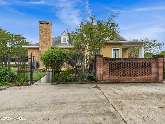 523 Esplanade Drive, Lafayette, LA 70508