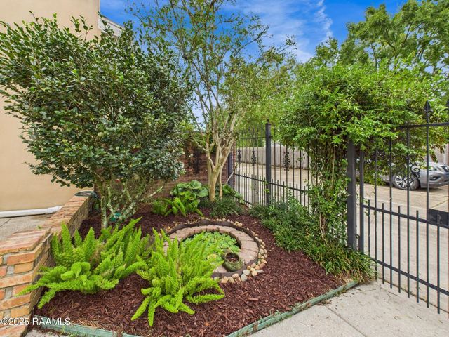 523 Esplanade Drive, Lafayette, LA 70508
