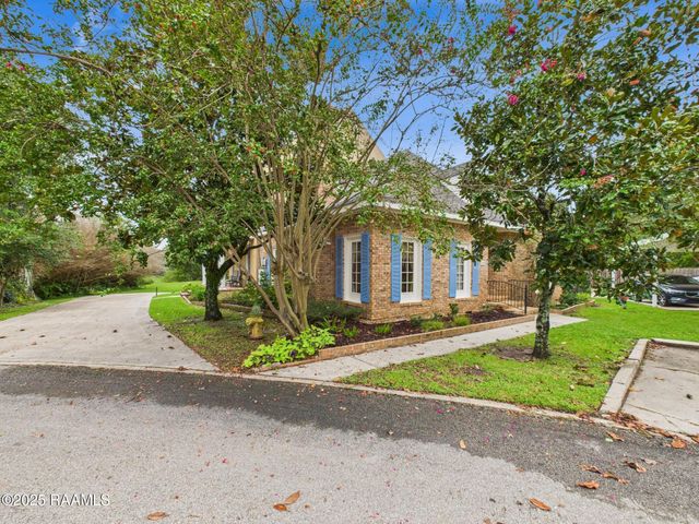 523 Esplanade Drive, Lafayette, LA 70508