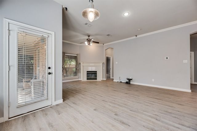 1015 Harwood Court, Euless, TX 76039