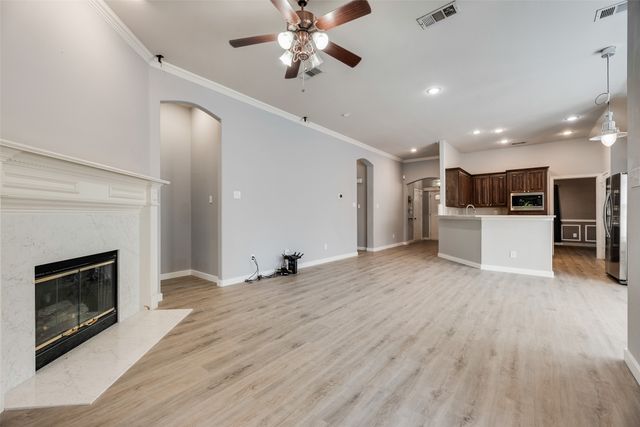 1015 Harwood Court, Euless, TX 76039