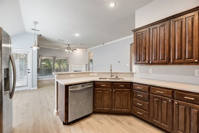 1015 Harwood Court, Euless, TX 76039