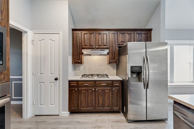 1015 Harwood Court, Euless, TX 76039