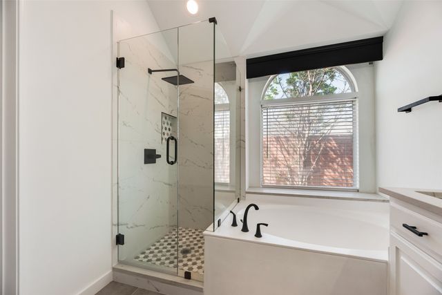 1015 Harwood Court, Euless, TX 76039