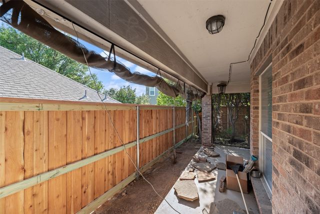 1015 Harwood Court, Euless, TX 76039