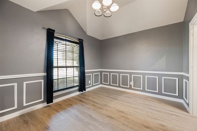 1015 Harwood Court, Euless, TX 76039