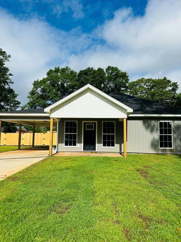 830 South Holland St, Slocomb, AL 36375