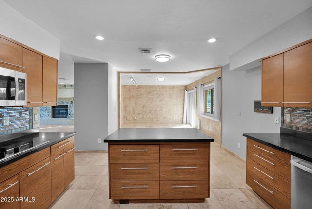 44426 N 20TH Street N, New River, AZ 85087