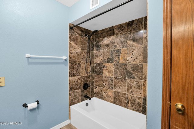 44426 N 20TH Street N, New River, AZ 85087