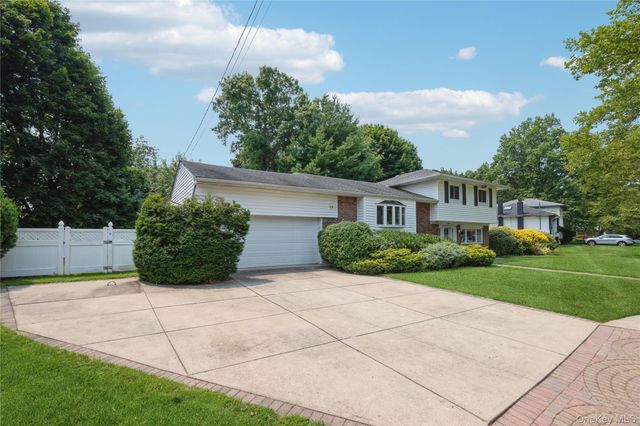 7 Ebb Court, Commack, NY 11725
