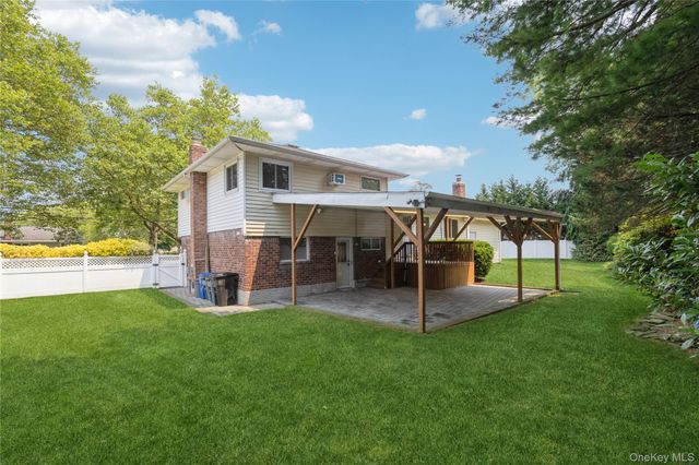 7 Ebb Court, Commack, NY 11725