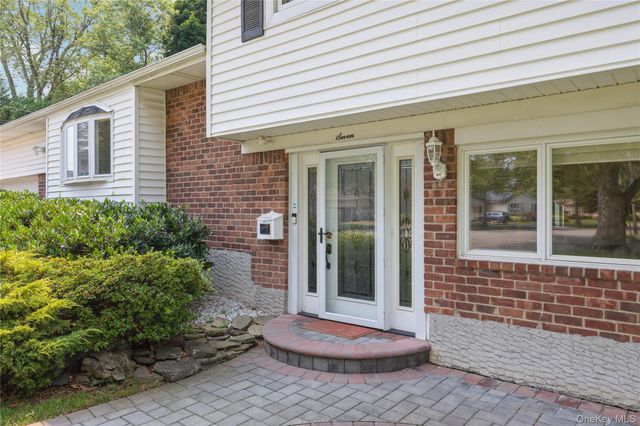 7 Ebb Court, Commack, NY 11725