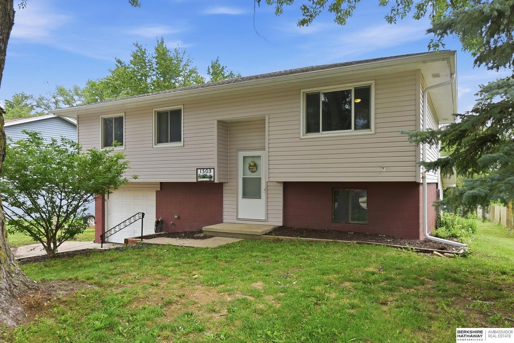 1503 James Street, Plattsmouth, NE 68048