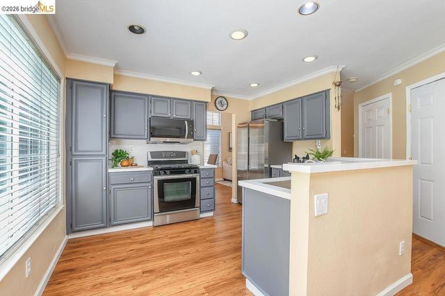 150 Trenton Cir, Pleasanton, CA 94566