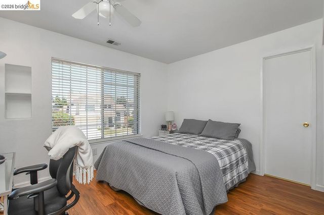 150 Trenton Cir, Pleasanton, CA 94566