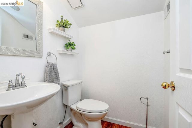 150 Trenton Cir, Pleasanton, CA 94566
