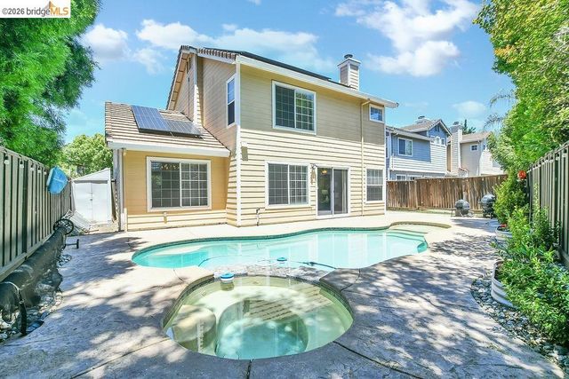150 Trenton Cir, Pleasanton, CA 94566