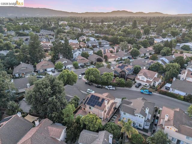150 Trenton Cir, Pleasanton, CA 94566