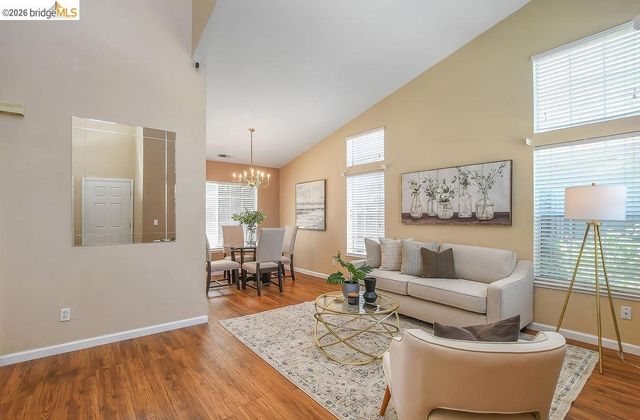 150 Trenton Cir, Pleasanton, CA 94566
