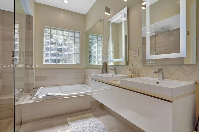 1529 Shoreline Way 1529, Hollywood, FL 33019