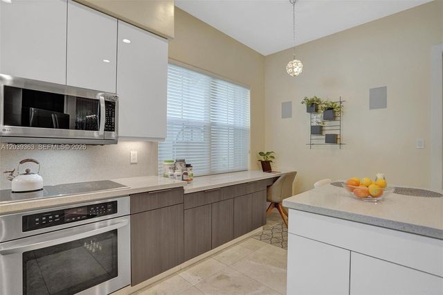 1529 Shoreline Way 1529, Hollywood, FL 33019
