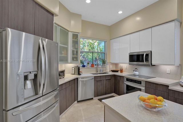 1529 Shoreline Way 1529, Hollywood, FL 33019